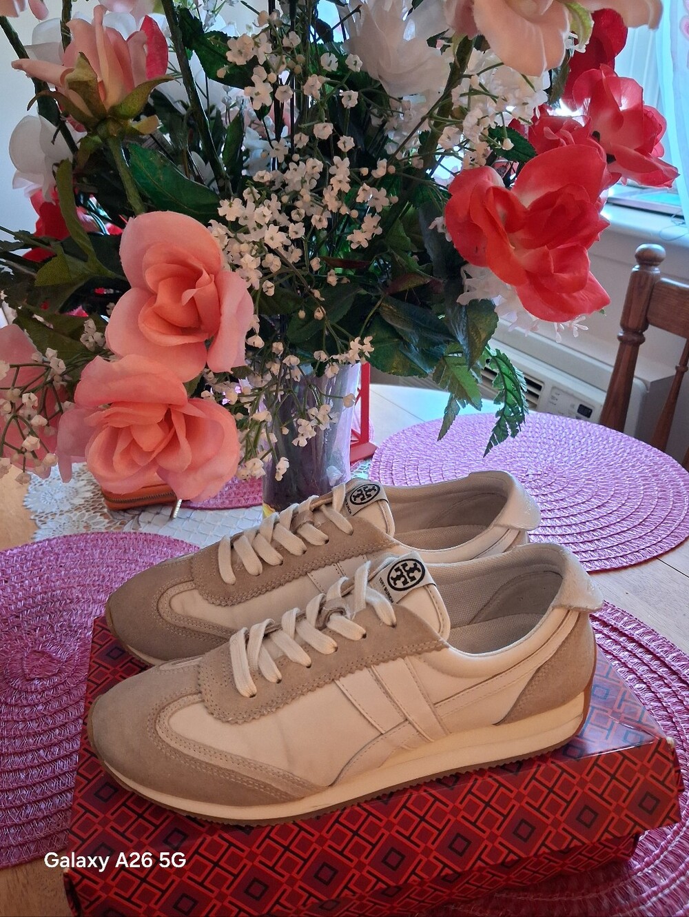 Tory Burch Women's Hank Court Sneaker Size 8 M Beige/ Cream Suede 82187